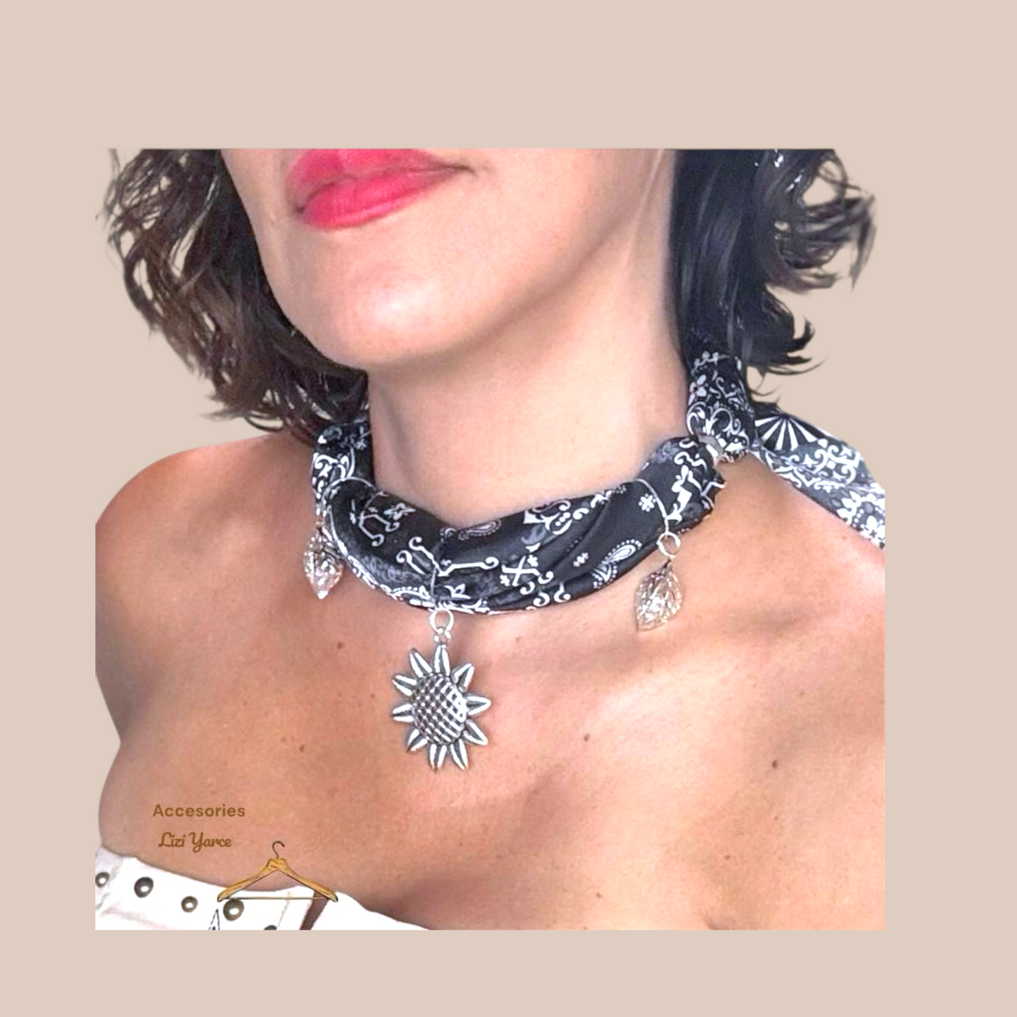 Bandanna sunflower necklace