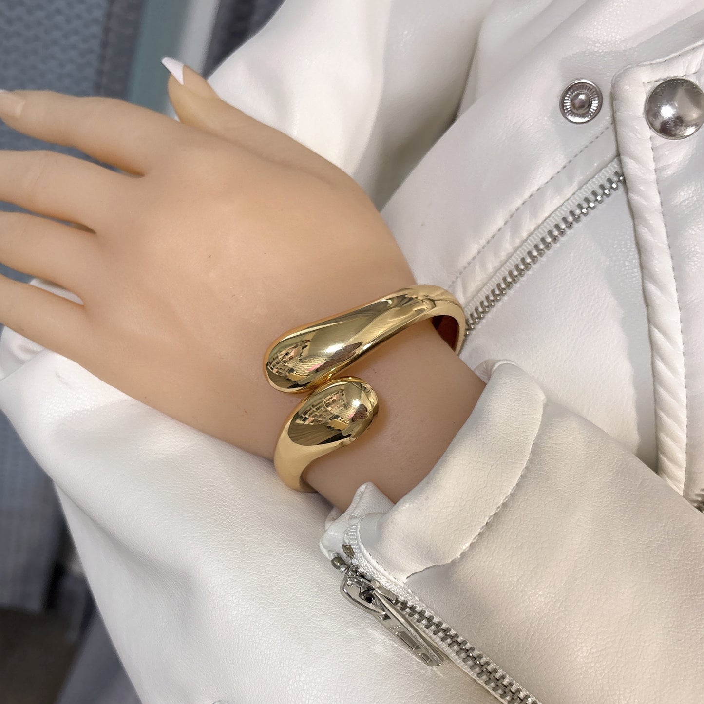 Bangle chic hip hop simple Style solid - Lizi Yarce Accesories