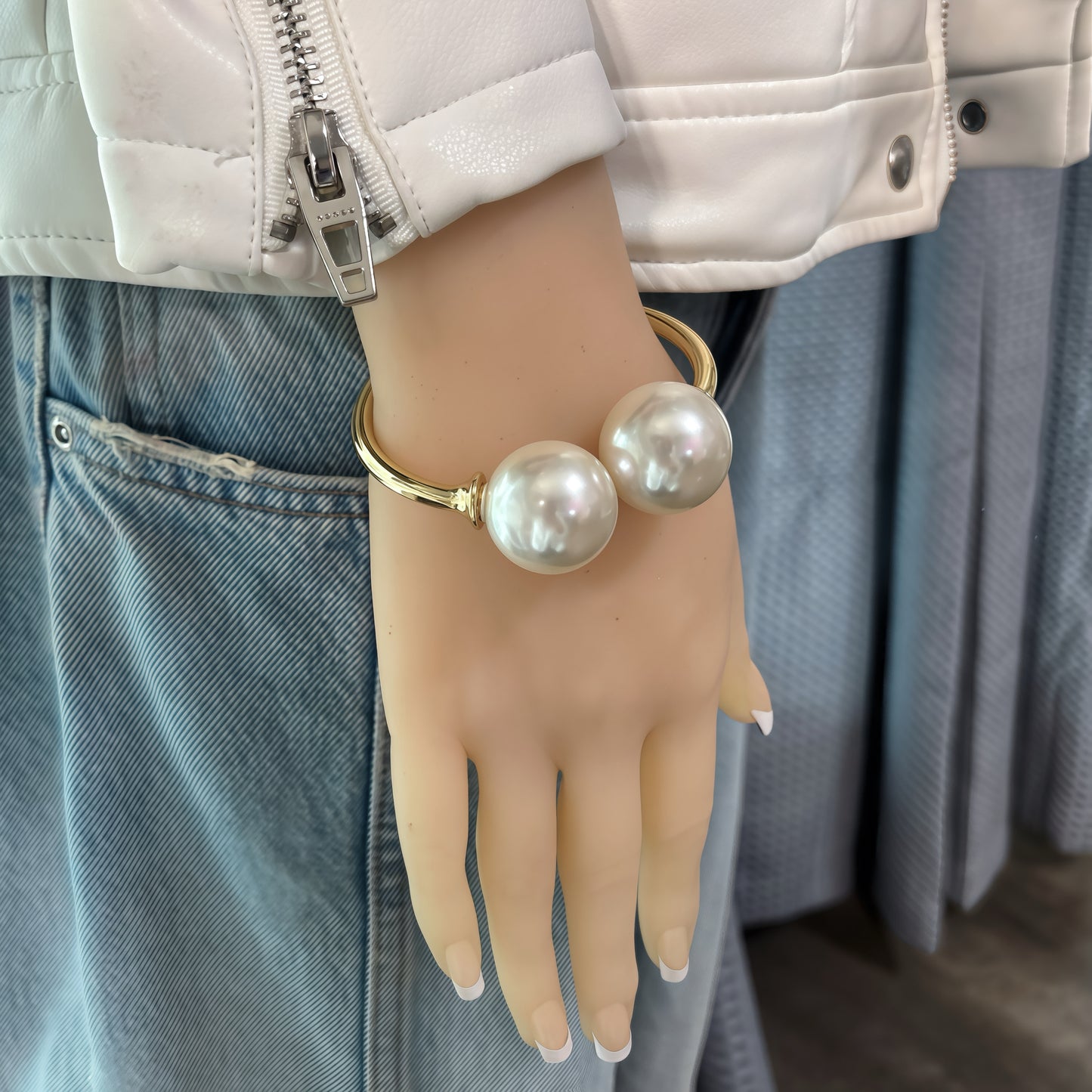 Bangle chic hip hop Pearls classic style - Lizi Yarce Accesories