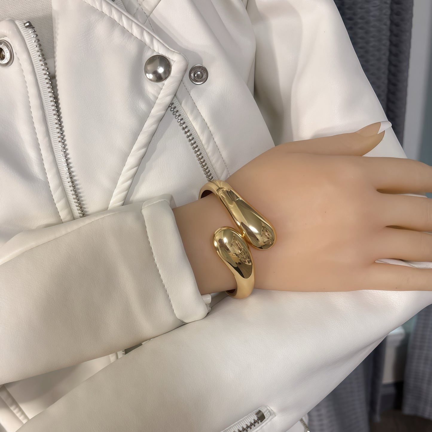 Bangle chic hip hop simple Style solid - Lizi Yarce Accesories