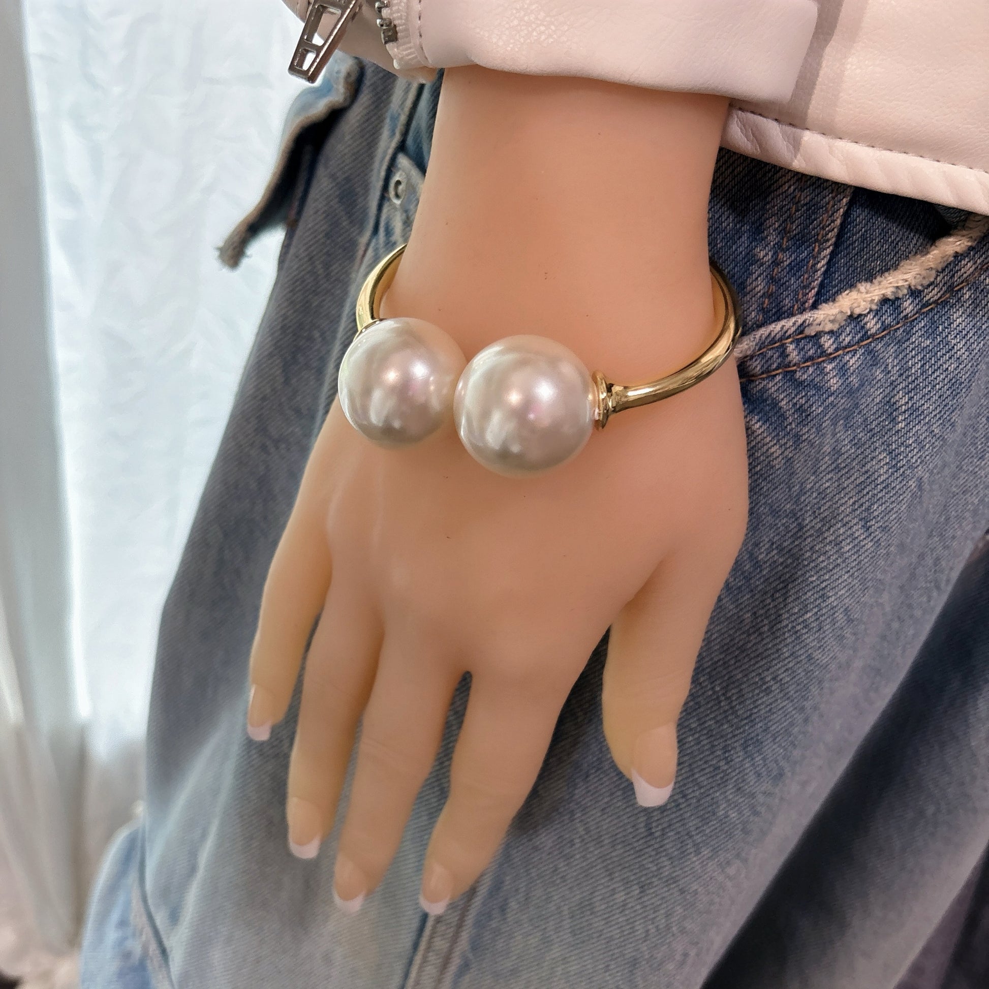 Bangle chic hip hop Pearls classic style - Lizi Yarce Accesories