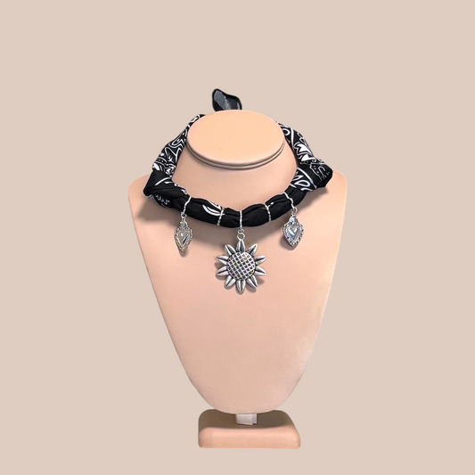 Bandanna sunflower necklace
