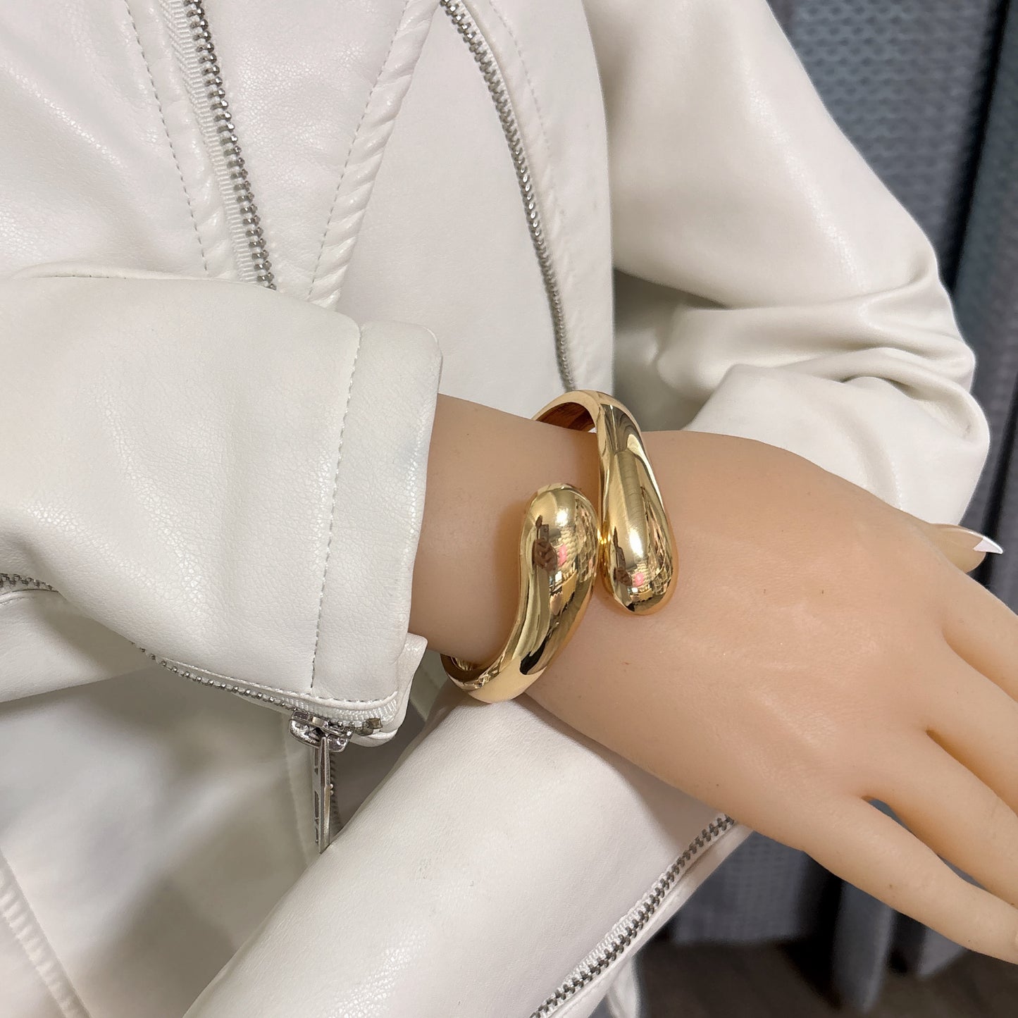 Bangle chic hip hop simple Style solid - Lizi Yarce Accesories